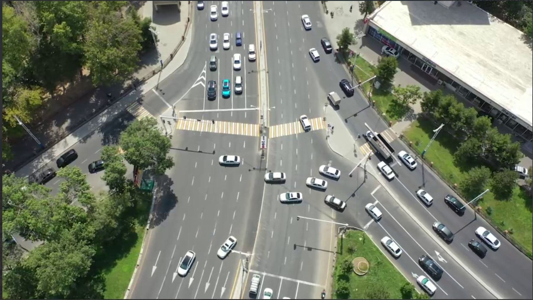 Left-turn directions have been organized at the Oqtepa Square intersection