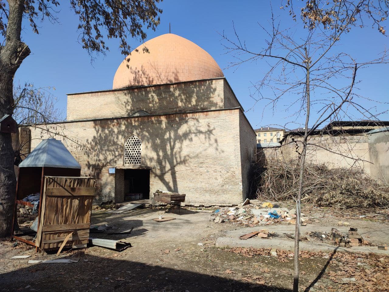Мечеть Азизлархон Эшан на Чакаре